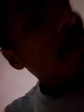 Aqua2312 现场XXX聊天