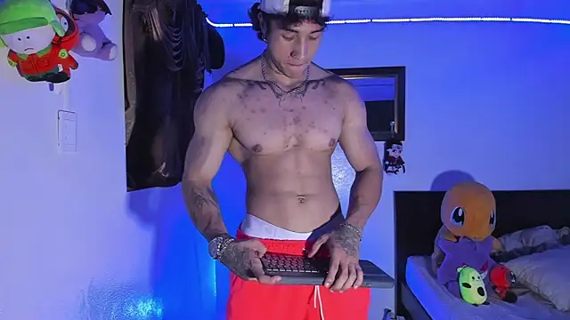 Bull__fit Adlı Modelin Web Kamerası Şovu