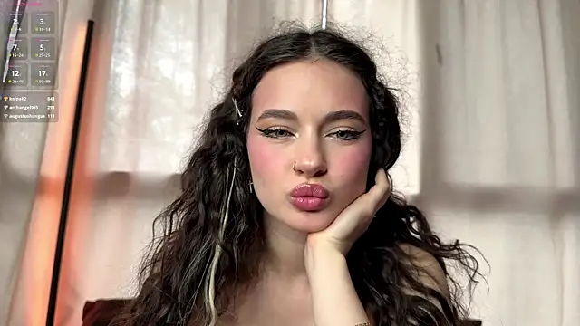 Moonfaairyn Live XXX chat