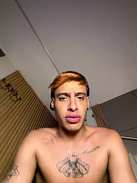 AlejoTwinkLatin Webcam Show