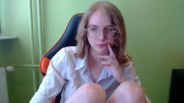 Chatroom XXX en direct de juicyPenny