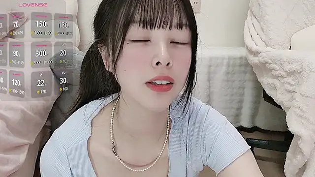 Anna-2005のライブXXXチャット