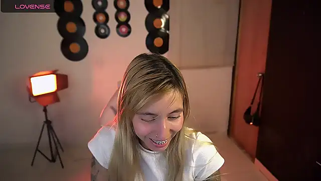 Saucy_Jenn Live XXX-Chat