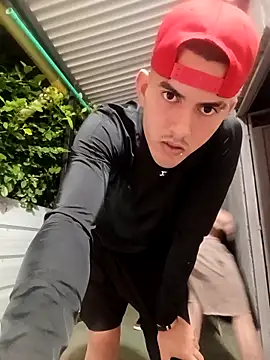 Pokazy przed kamerką – 3hornys-straights