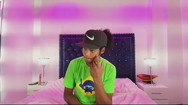 Cristal_and_luke Adlı Modelin Web Kamerası Şovu