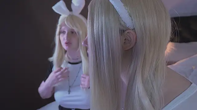 แชท XXX สดของ ELLIEJAY