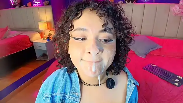 แชท XXX สดของ _sarahRose