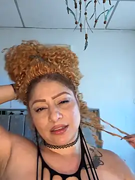 xyarela_Hot Chat XXX live