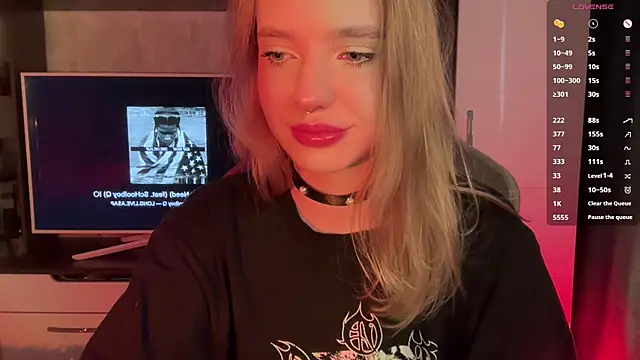 EveDarkSide live XXX chat