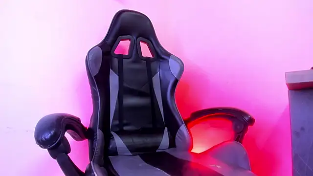 Show modela Bennet-Grayy na web-kameri