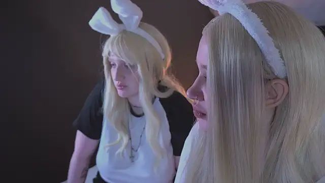 Chat +18 de ELLIEJAY ao vivo