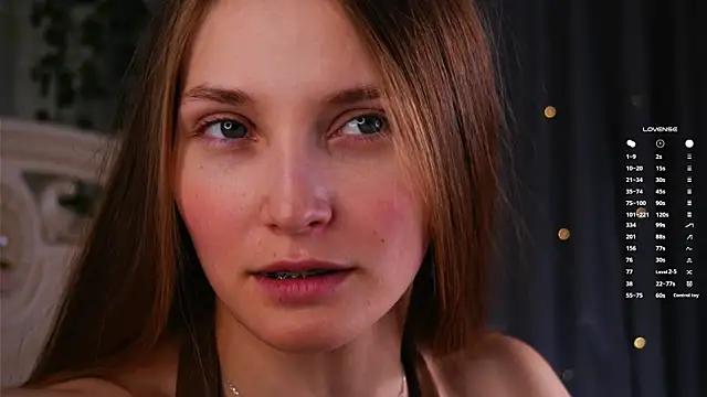 แชท XXX สดของ MonaEldon