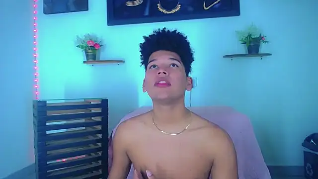 Онлайн чат XXX Sebastian_-D