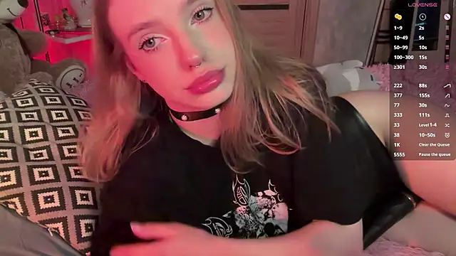 EveDarkSide Adlı Modelin Canlı XXX Sohbeti