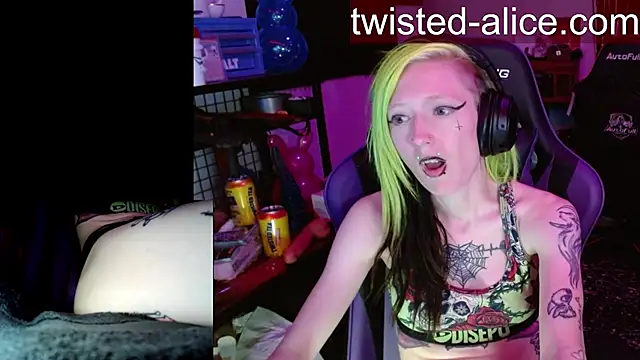 Twisted_Alice: онлайн-секс-чат