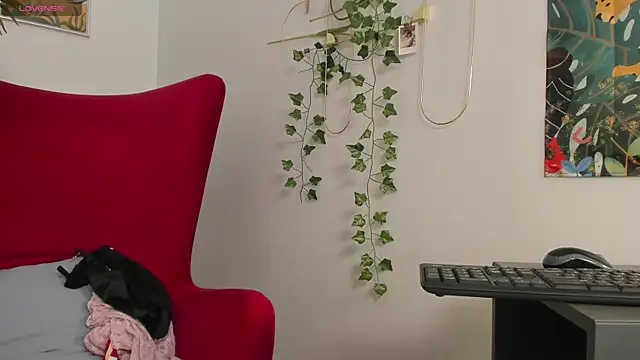 Sense_Of_Rosemary Adlı Modelin Canlı XXX Sohbeti