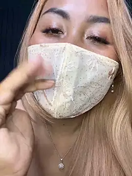 Khilye Adlı Modelin Canlı XXX Sohbeti