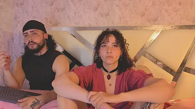 Chat XXX en directo de Benny_and_Mark