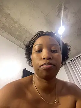 Mercedes_555's Live XXX Chat