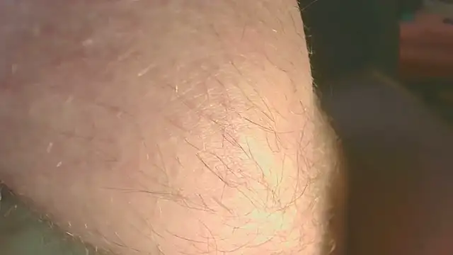 T0Yforeskin Show in webcam