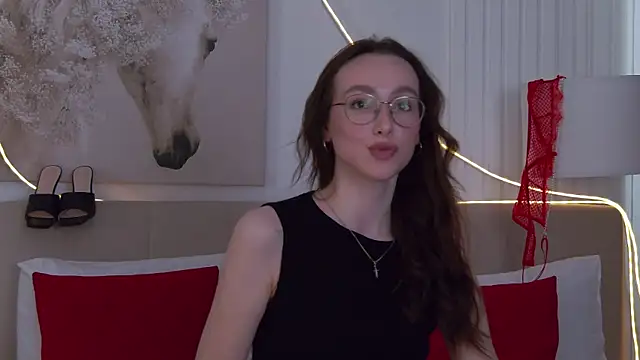 Emily_Simon Adlı Modelin Canlı XXX Sohbeti