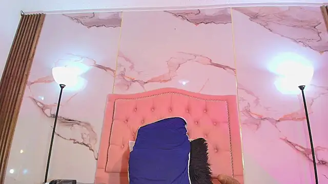 AlyaThompsonのライブXXXチャット