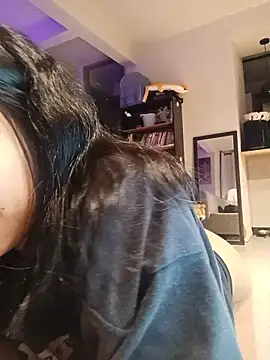 Sara-215のライブXXXチャット