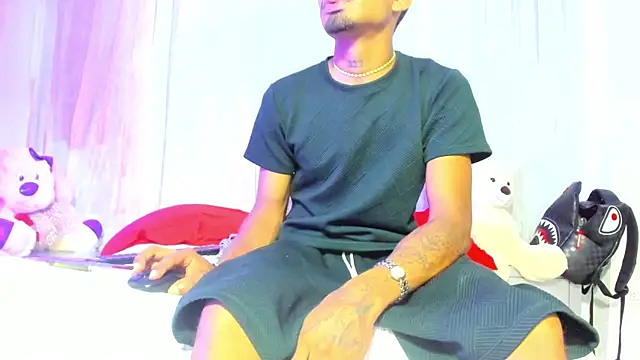 Rpoolrboy élő XXX-chatje