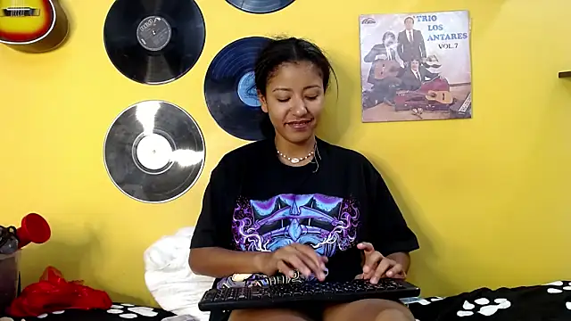 Chat XXX ao vivo de lilithevil32