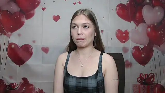 LaraPika Adlı Modelin Canlı XXX Sohbeti