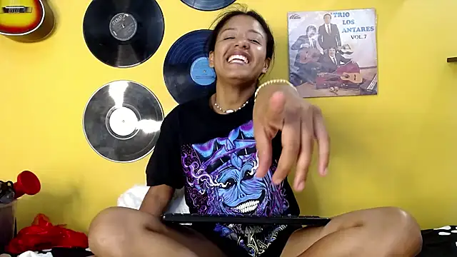 lilithevil32: απευθείας συνομιλία ΧΧΧ