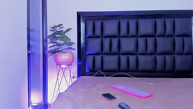 mia_roosee1's Live XXX Chat