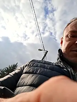 AgaiJa42のライブXXXチャット