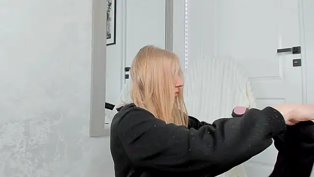 Chatroom XXX en direct de SundyRose