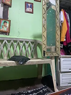 EnviousMaddieのウェブカメラショー