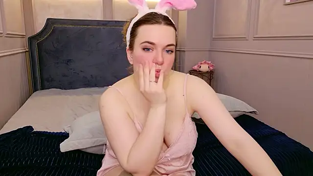 Teona_Owenss Adlı Modelin Canlı XXX Sohbeti