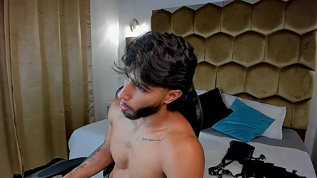 Emmet_CollinsJS' Live XXX Chat