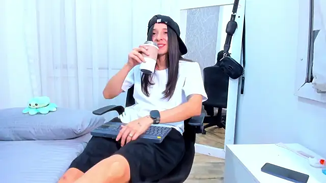 ViictoriiaSaenz Chat XXX in diretta