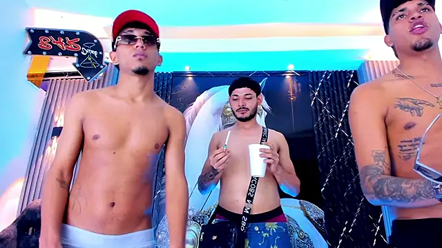 Show Webcam de the_knights_of_the_night_