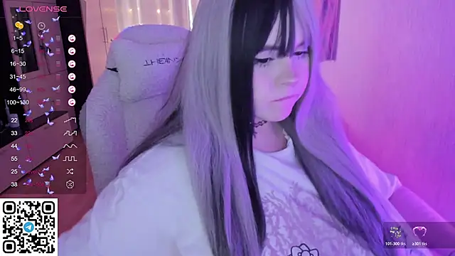 دردشة SelenaCute الجنسية المباشرة