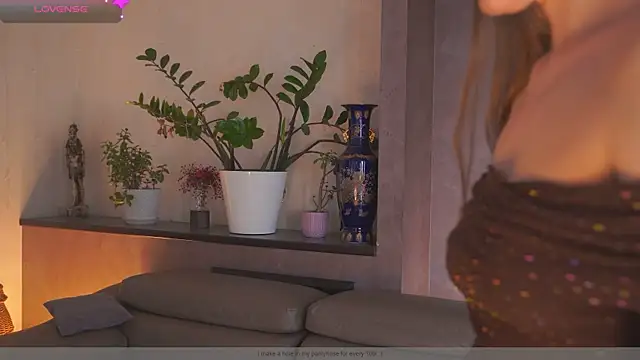 YvetteMilbrett Live XXX-Chat