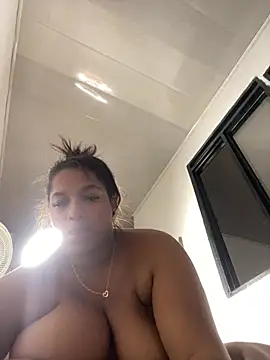 NV-Nikoll Live XXX Chat