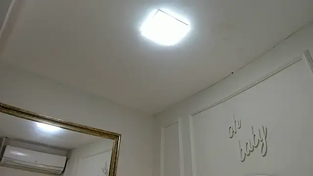 Nahomyrain: απευθείας συνομιλία ΧΧΧ