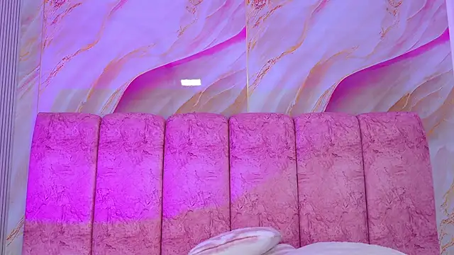 emmacurvy's Live XXX Chat