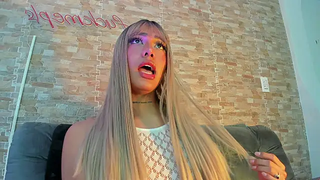 Dreams_Chloe Live XXX-Chat