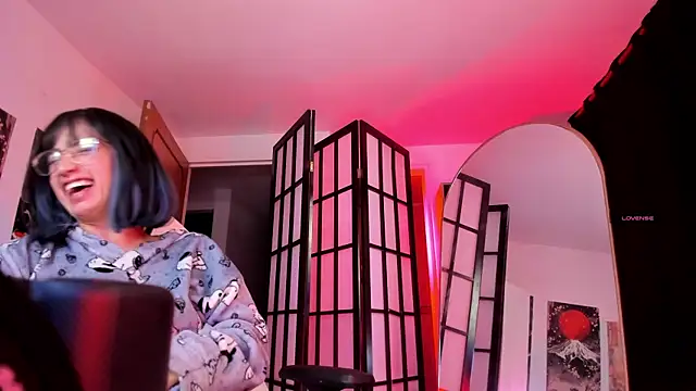 Redlu_1 Adlı Modelin Canlı XXX Sohbeti