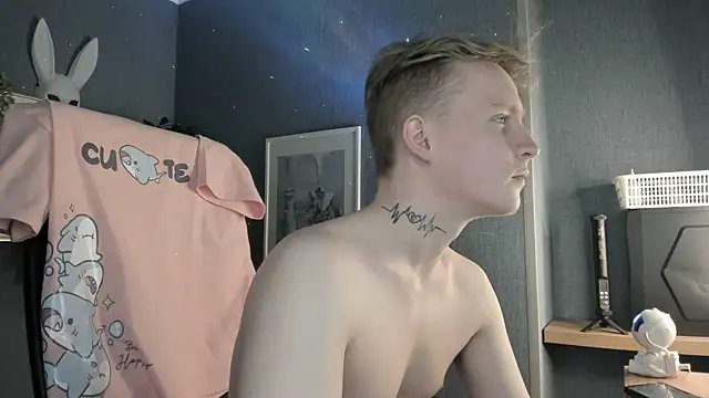 AlexxSweet webcam show