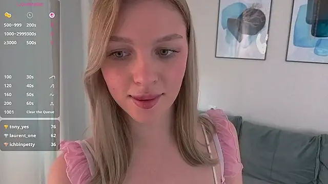 CynthiaaStone's Live XXX Chat