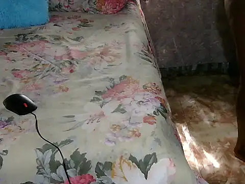 Zuzu_angel: онлайн-секс-чат