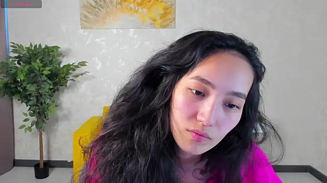 FlirtyAura's Live XXX Chat